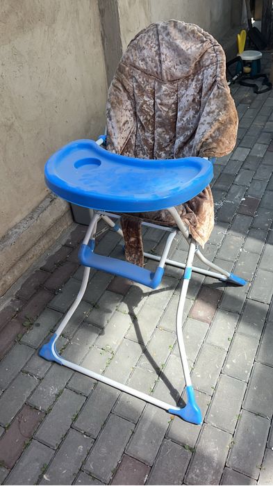Стол для кормление