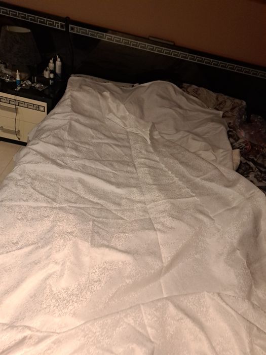 червени покривки за ресторант и т шлайфери