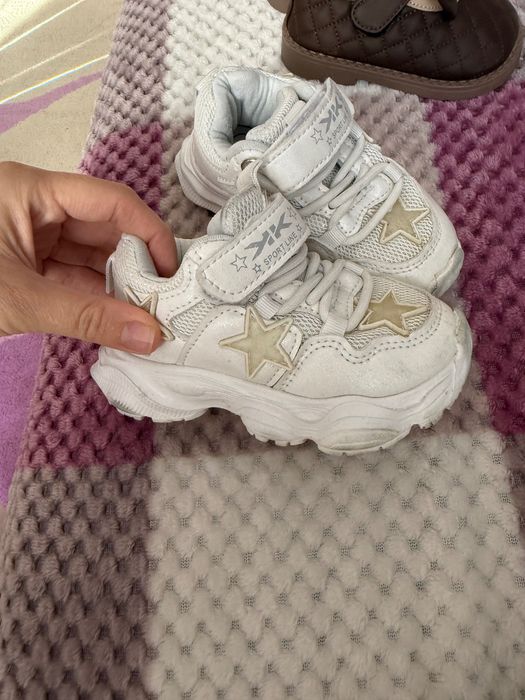 Ботинки на девочку 1,5 -1,7 года