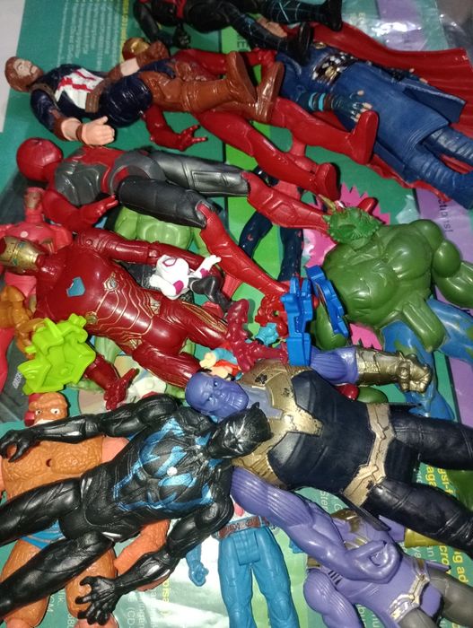 Фигурки супер героев