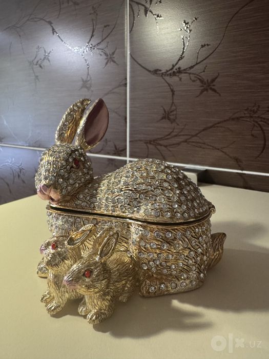 Открывающаяся шкатулочка кролики
