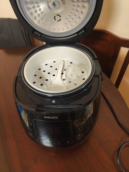 Мултикукър малко използван и добре запазен