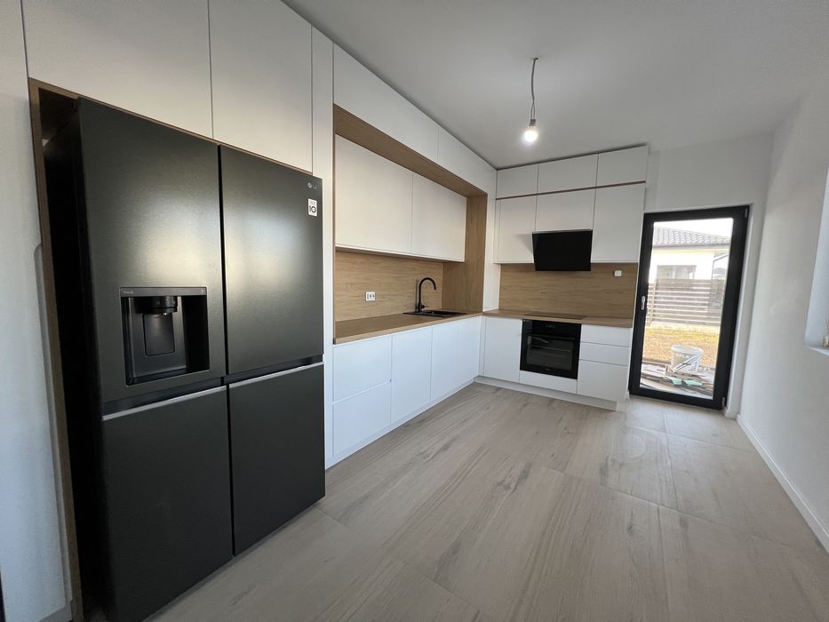 Proprietar/Alegria Home/Case mediteraneene/Miroslava/Vorovesti/4c/2bai/teren 432 mp/incalzire pardoseala