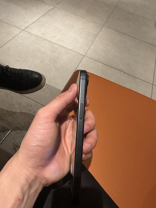 Айфон 15 128гб.