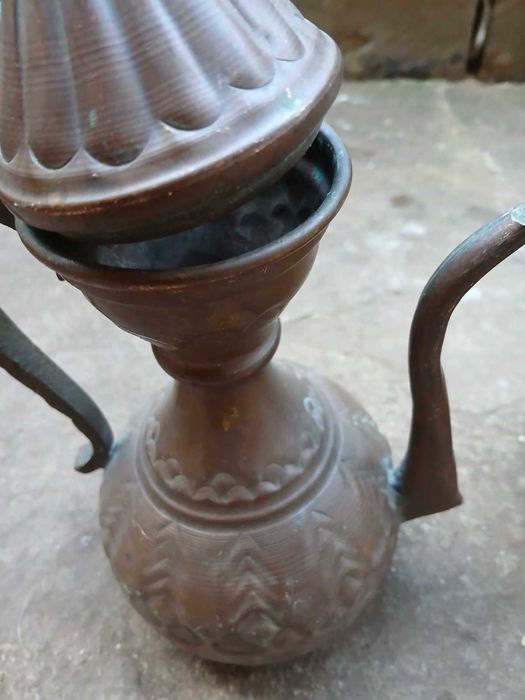 Стар меден ибрик