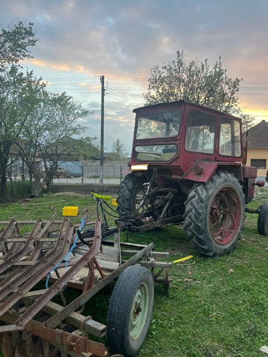 Tractor U650 cu disc