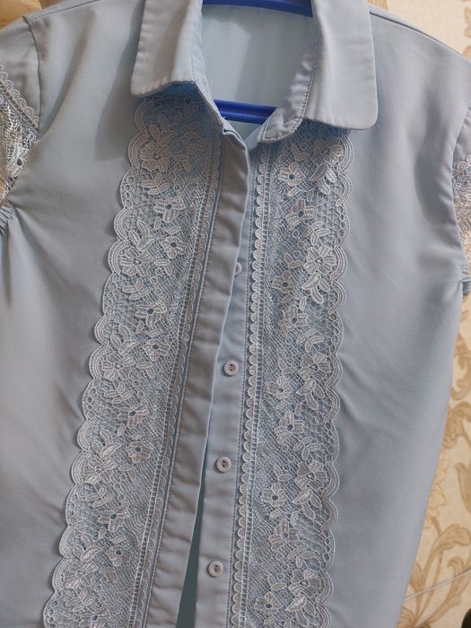 Продам рубашку школьная