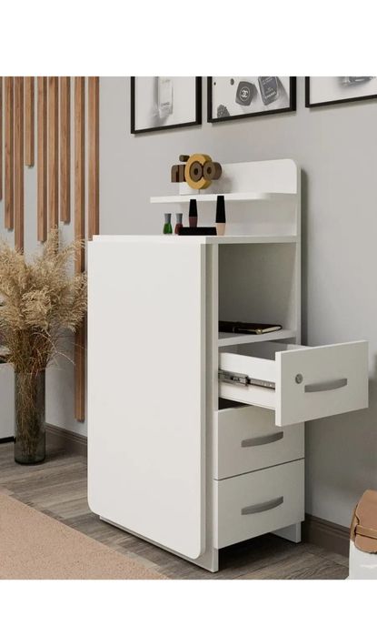 Продам маникюрный раскладной белый стол