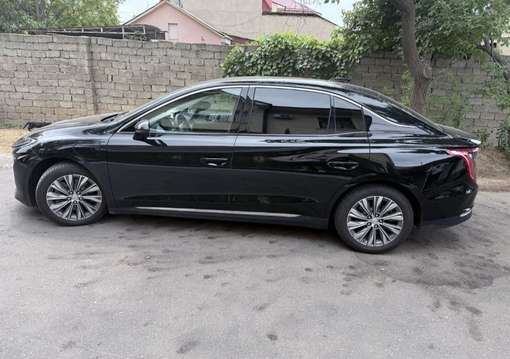 Kunlik suxoy arenda Hong qi eq m5