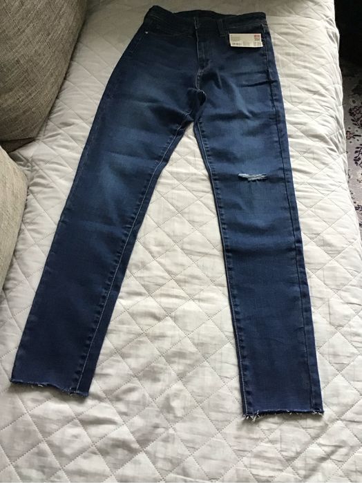 Продавам дамски дънки UNiQlO JEANS