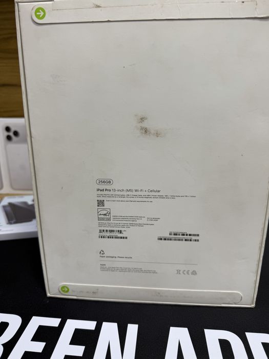 Ipad M5 pro 13 dyum E sim 256 gb