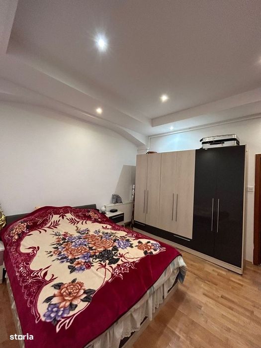 Apartament 3 camere Bd. Republicii , Sinaia cu curte si foisor
