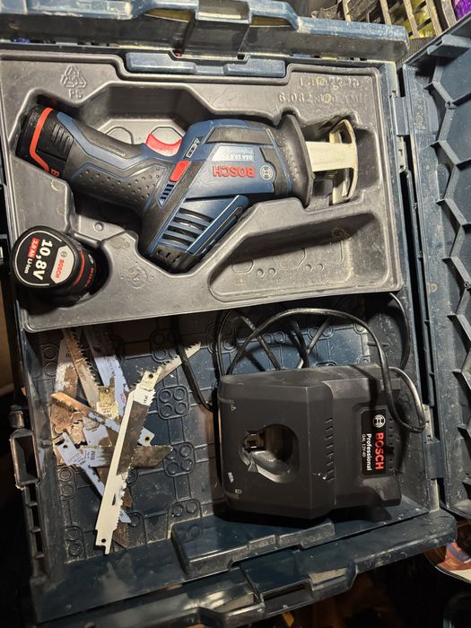 Bosch fierastrau sabie 10,8 volti