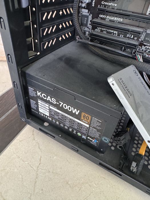 Компьютер старый может кому пригодится