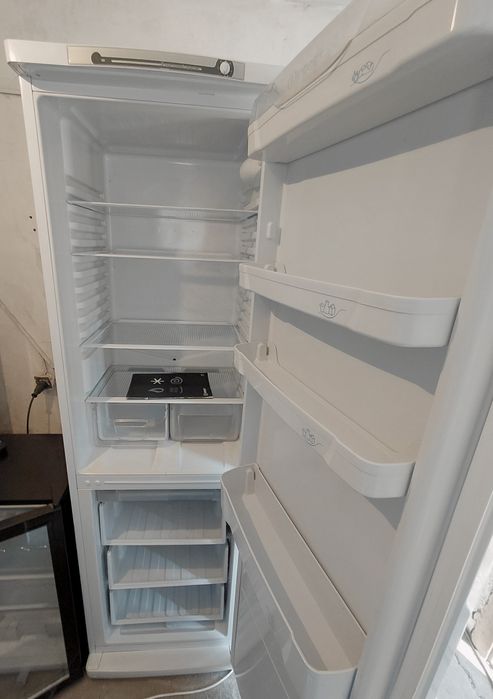 Продам 2х камерный холодильник