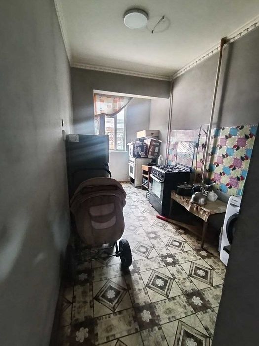 Продается квартира в Мирабадском районе Куйлюк массив-4, 3х ком 2-этаж