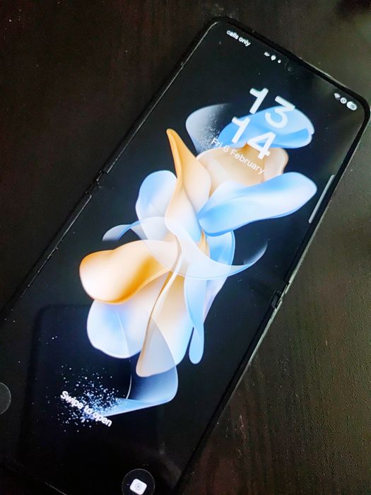 Samsung Flip Z 4 128GB | 8GB