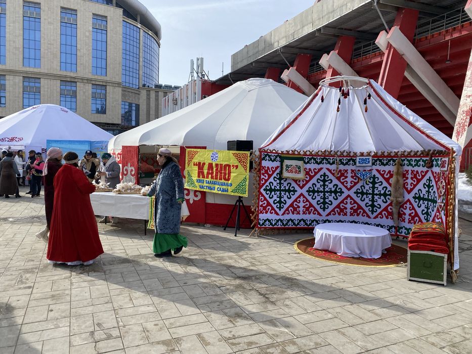 Фотозона в виде полу юрты