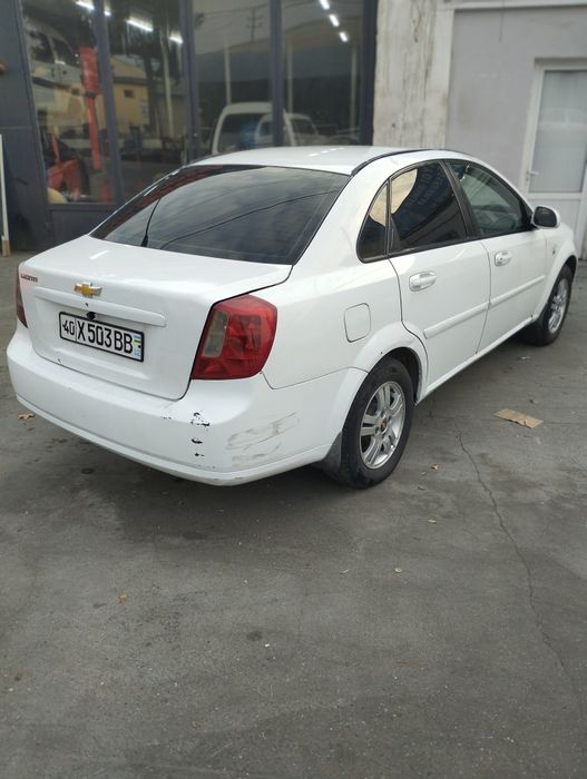 Ласетти сотилади