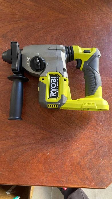 Rotopercutor Ryobi RSDS18BL 18V ONE+ , energie de impact 2, 5 J, capacitate de gaurire in beton 26 mm, mandrina SDS+