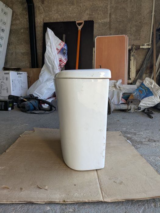 Продам бачок для унитаза бу