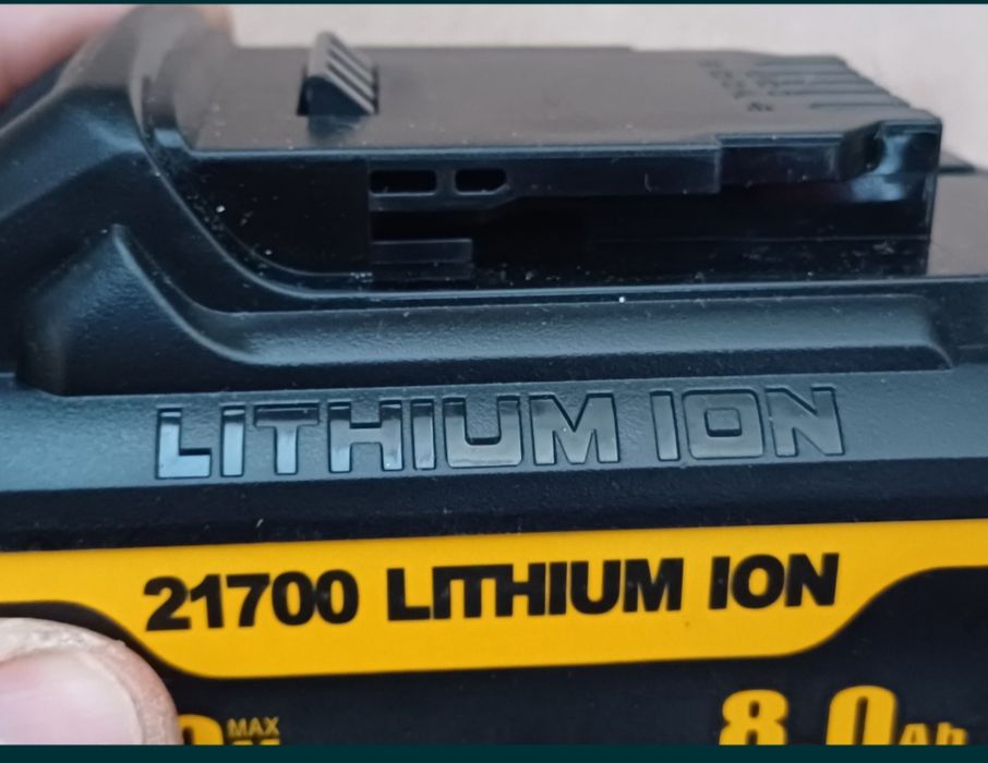 Baterie Dewalt 18v 8Ah cu celule originale Samsung pentru flex, etc