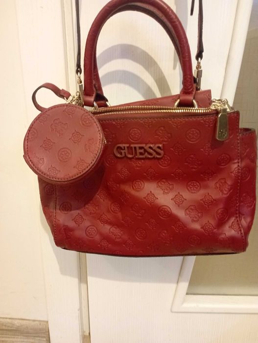 Guess чанта  тип куфарче