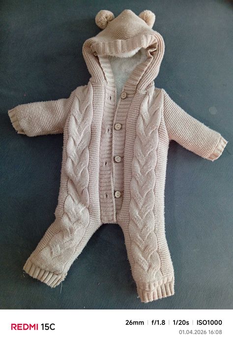 Продам детский комбинезон (0–3 месяцев)