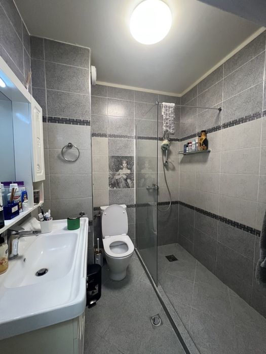 Обзаведено жилище с 3 спални и гараж