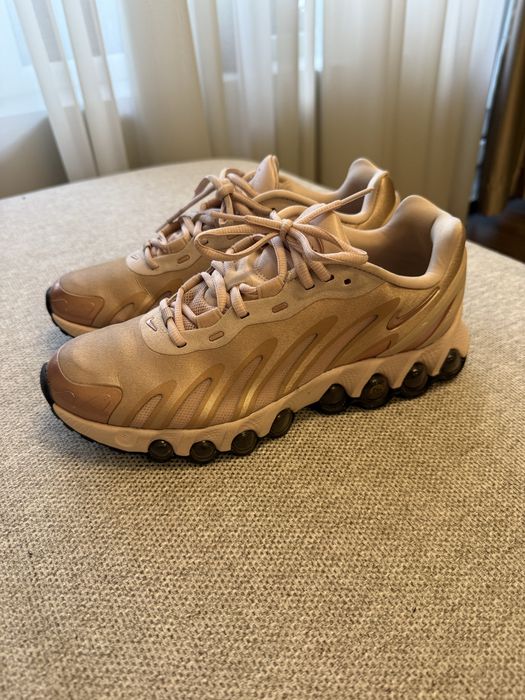 Маратонки nike.