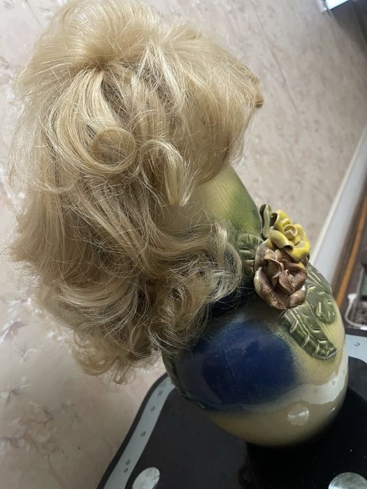 Продаю НОВЫЙ из натуральных волос РОСКОШНЫЙ  парик