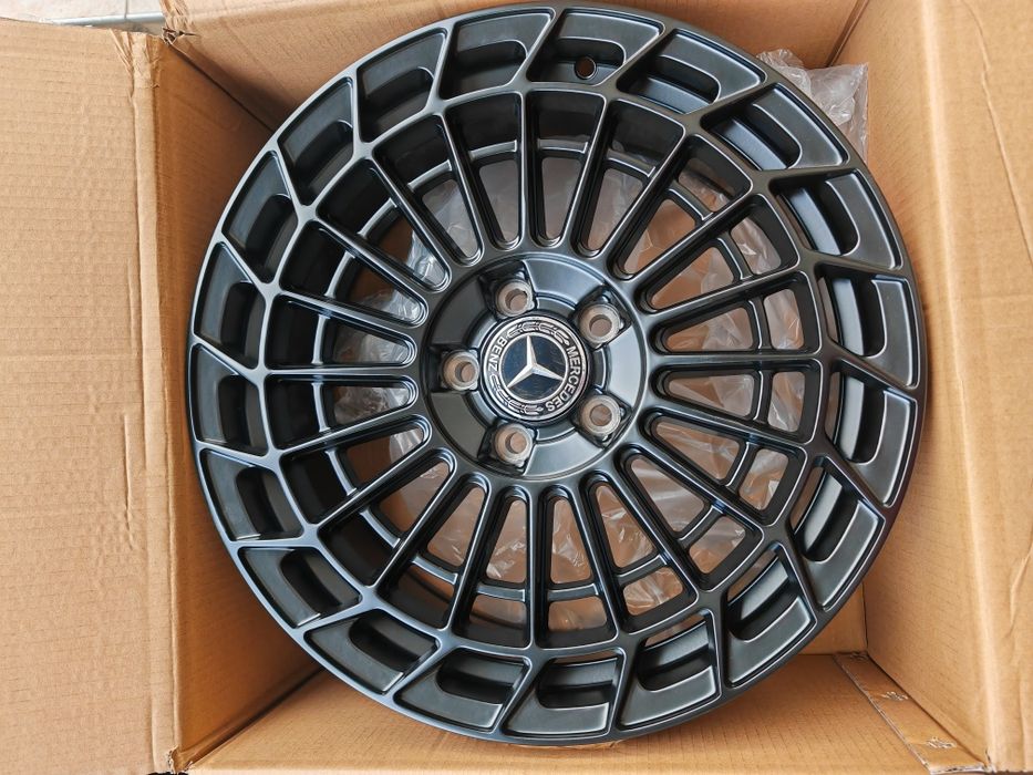 Vand jante de aliaj pentru Mercedes pe 18 marca carbonado