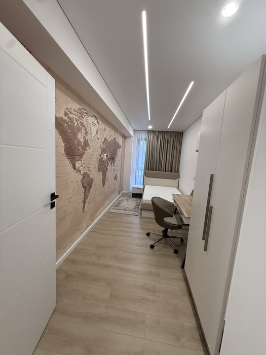 De inchiriat- apartament 3 camere, prima inchiriere