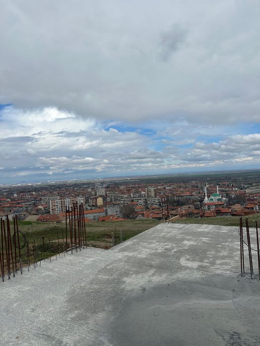 Продавам двустаени е тристайни  апартаменти