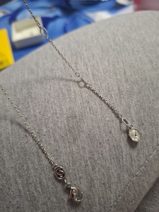 Vând lanț Swarovski original 

Vând lanț Swarovski, purtat doar de