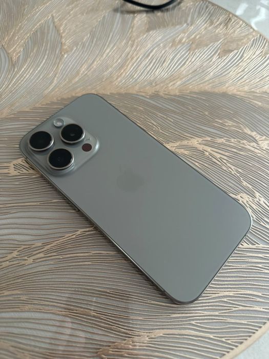 Продам iPhone 15 pro