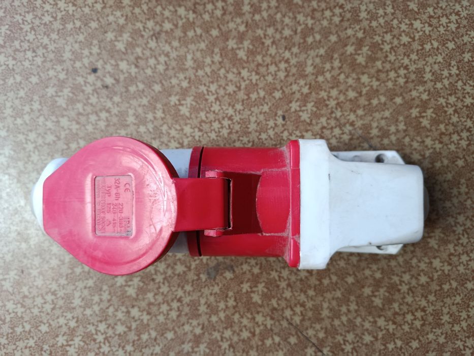 Разъём трехфазный