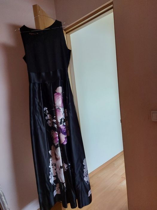 Rochie ocazie neagra cu flori