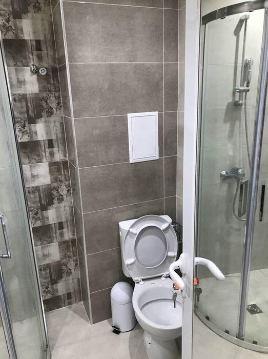 Дава се под наем Двустаен апартамент в Бургас, Лазур - 69 кв.м за 459 € - Снимка #3