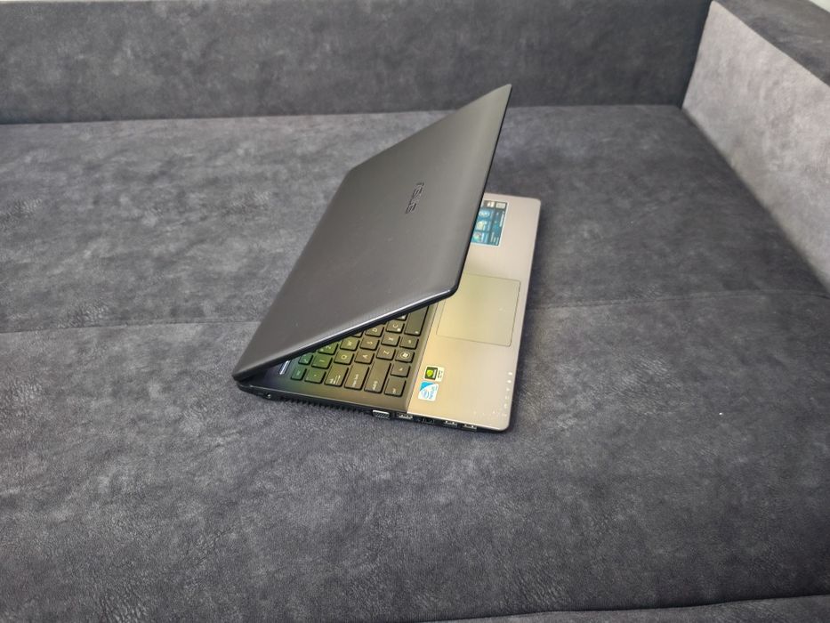 Laptop Asus K55V