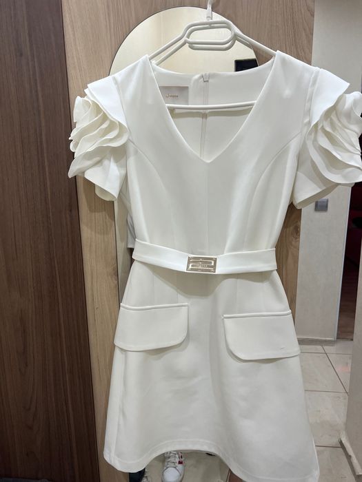 Продава се рокля