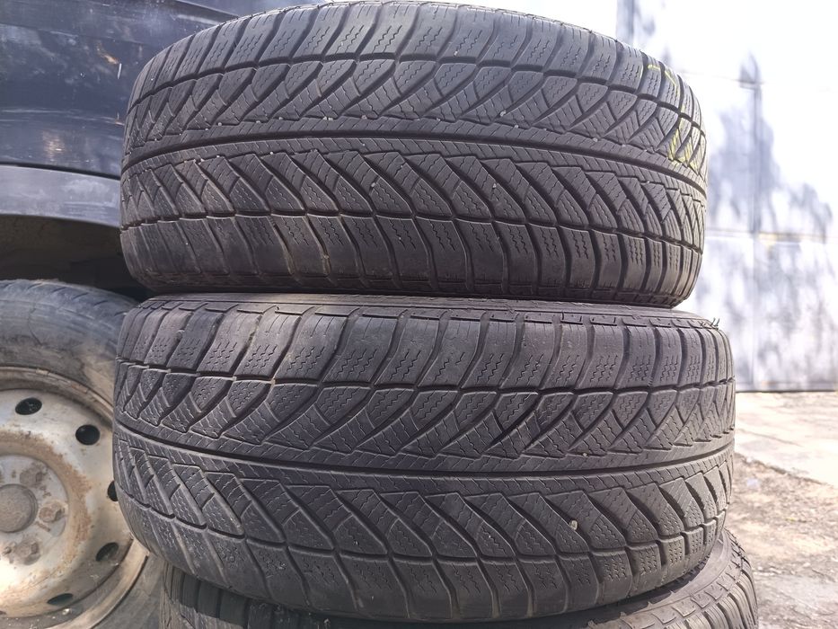 Anvelope MS iarna 205 50 17 Goodyear runflat 2015 6.8-7mm