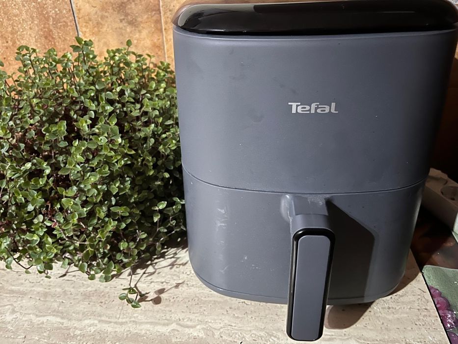 Vand Air fryer 300 lei nou