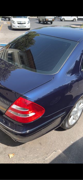 Mercedes Benz W211