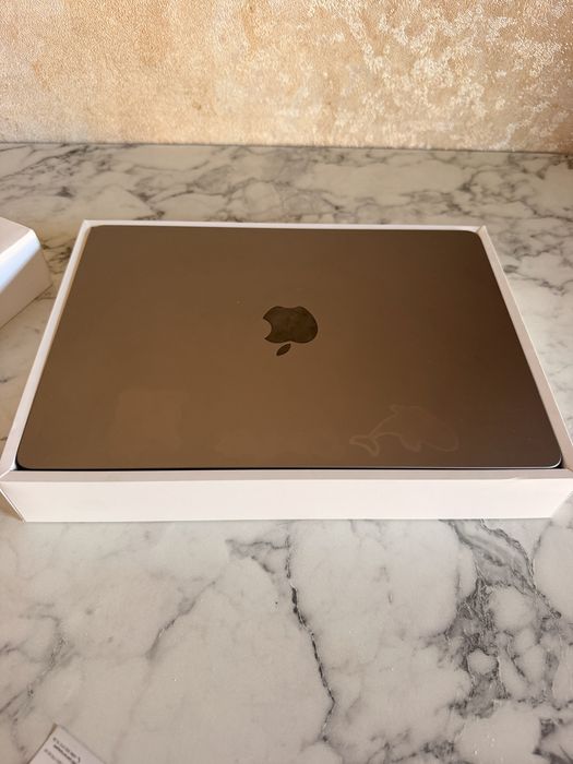 Продается MacBook m2 air