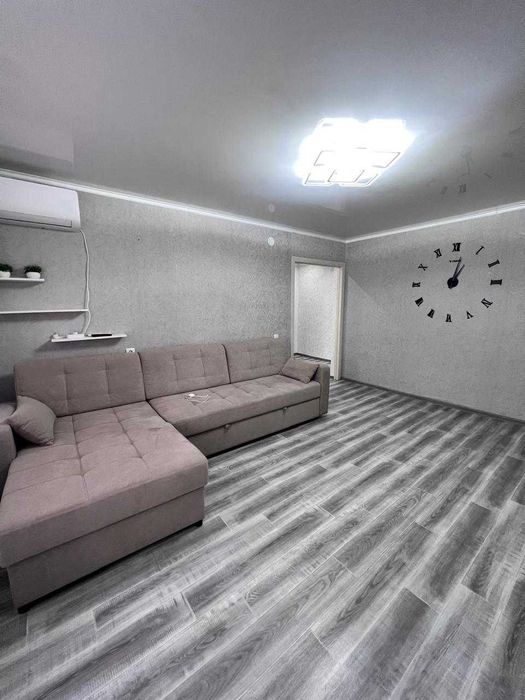 Продам 2 комнатную квартиру со свежим ремонтом.