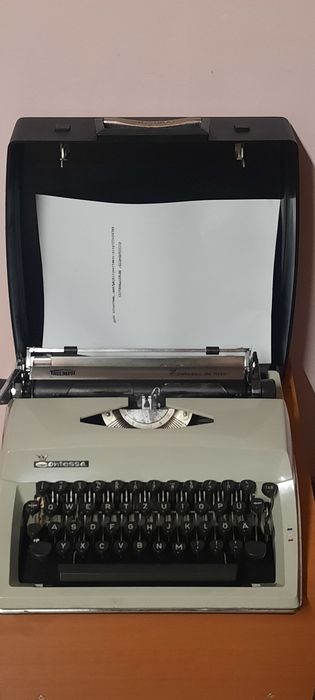 Mașină de scris Triumph Contessa de luxe impecabilă