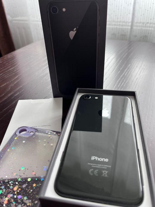 Iphone    8.
