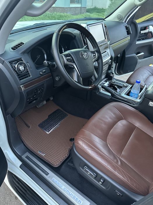 Toyota 200 4.6 V8