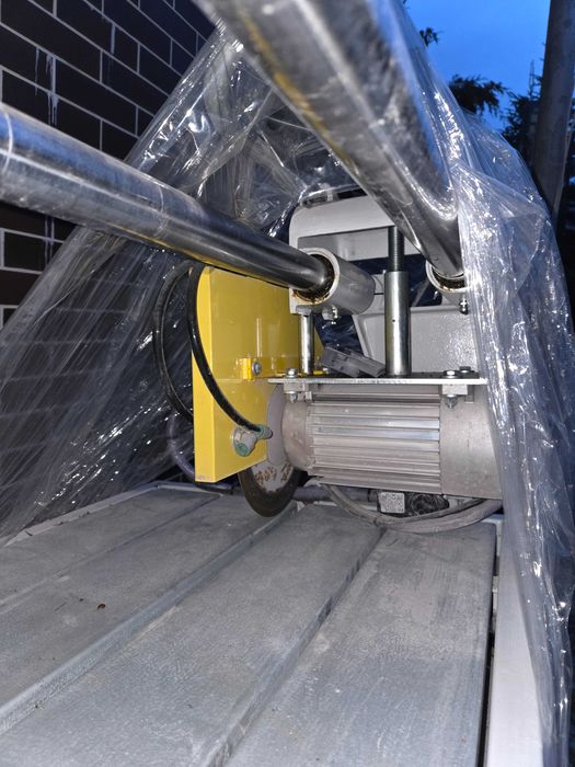 masina profesionala de taiat gresie faianta piatra